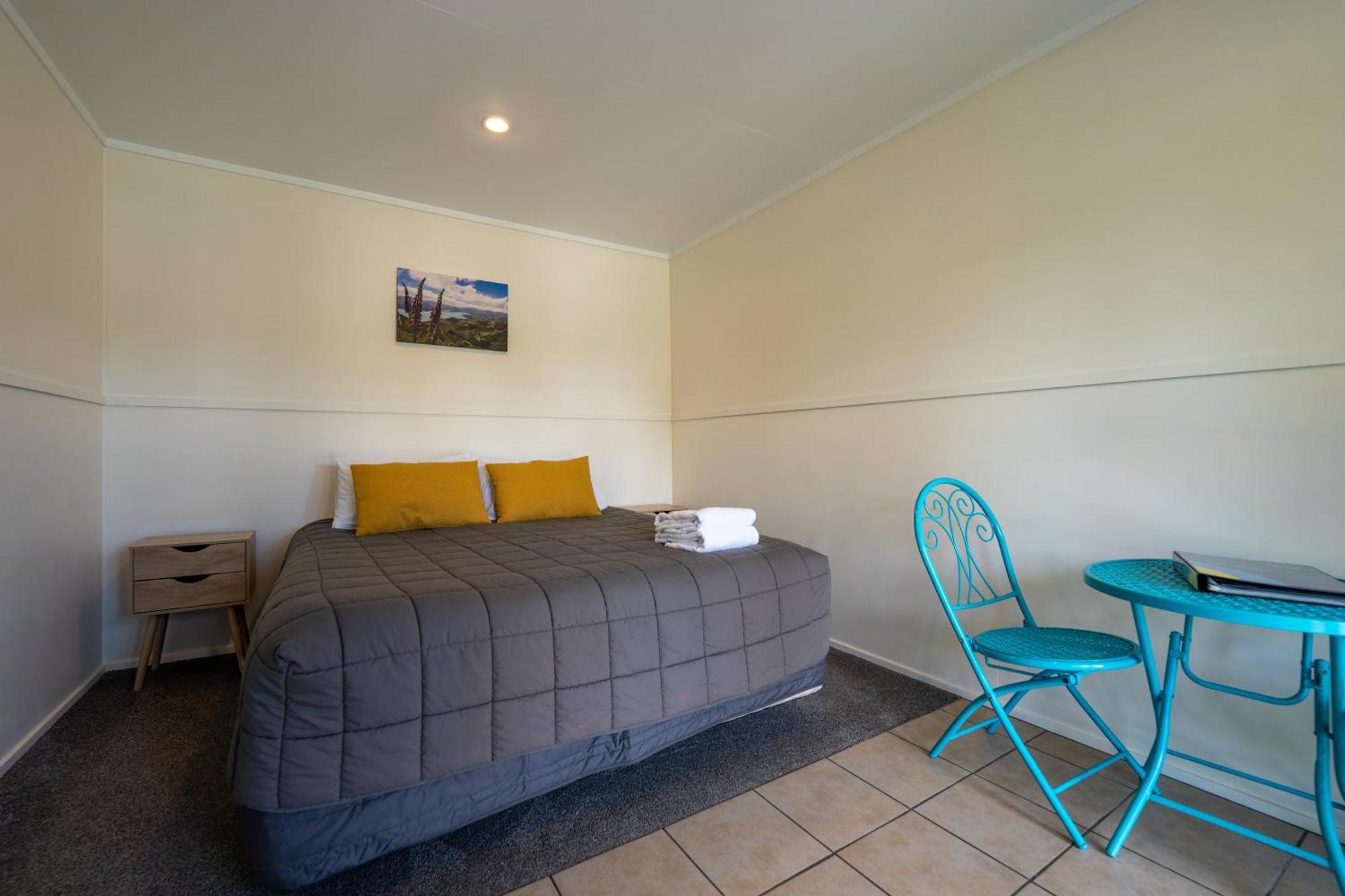 Akaroa Top 10 Holiday Park Exterior photo