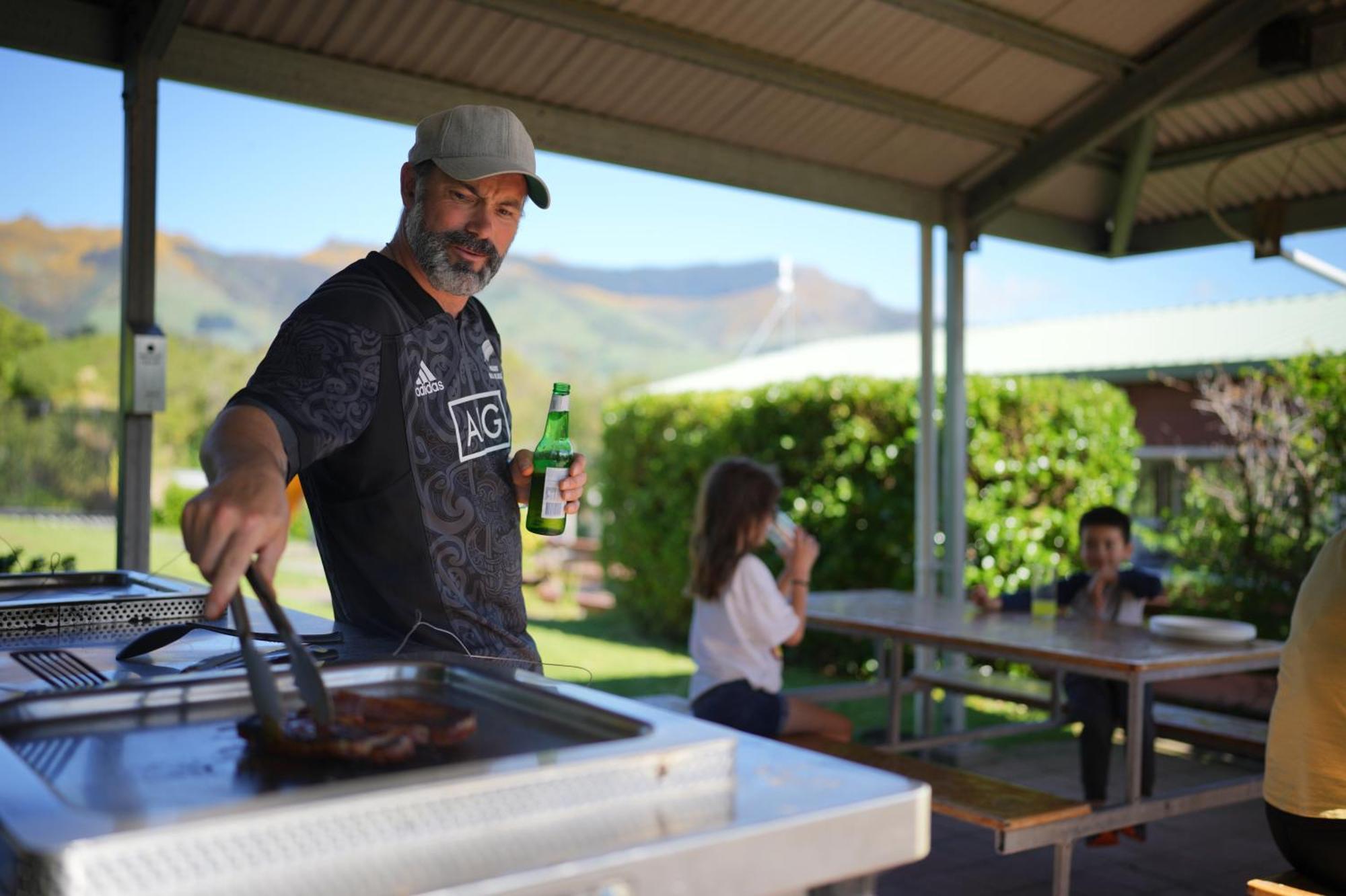 Akaroa Top 10 Holiday Park Exterior photo