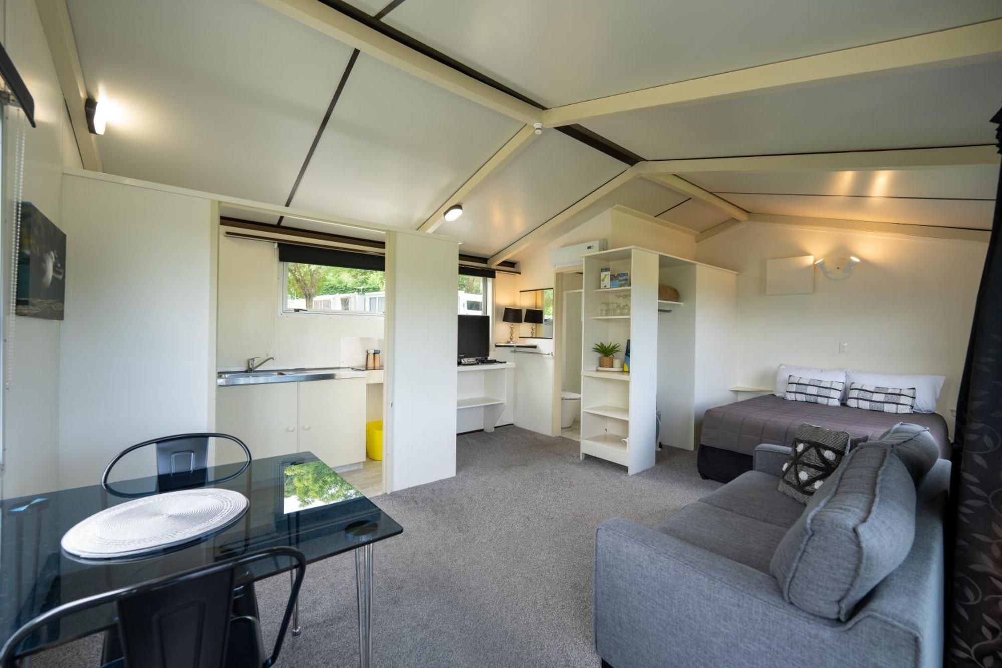 Akaroa Top 10 Holiday Park Exterior photo